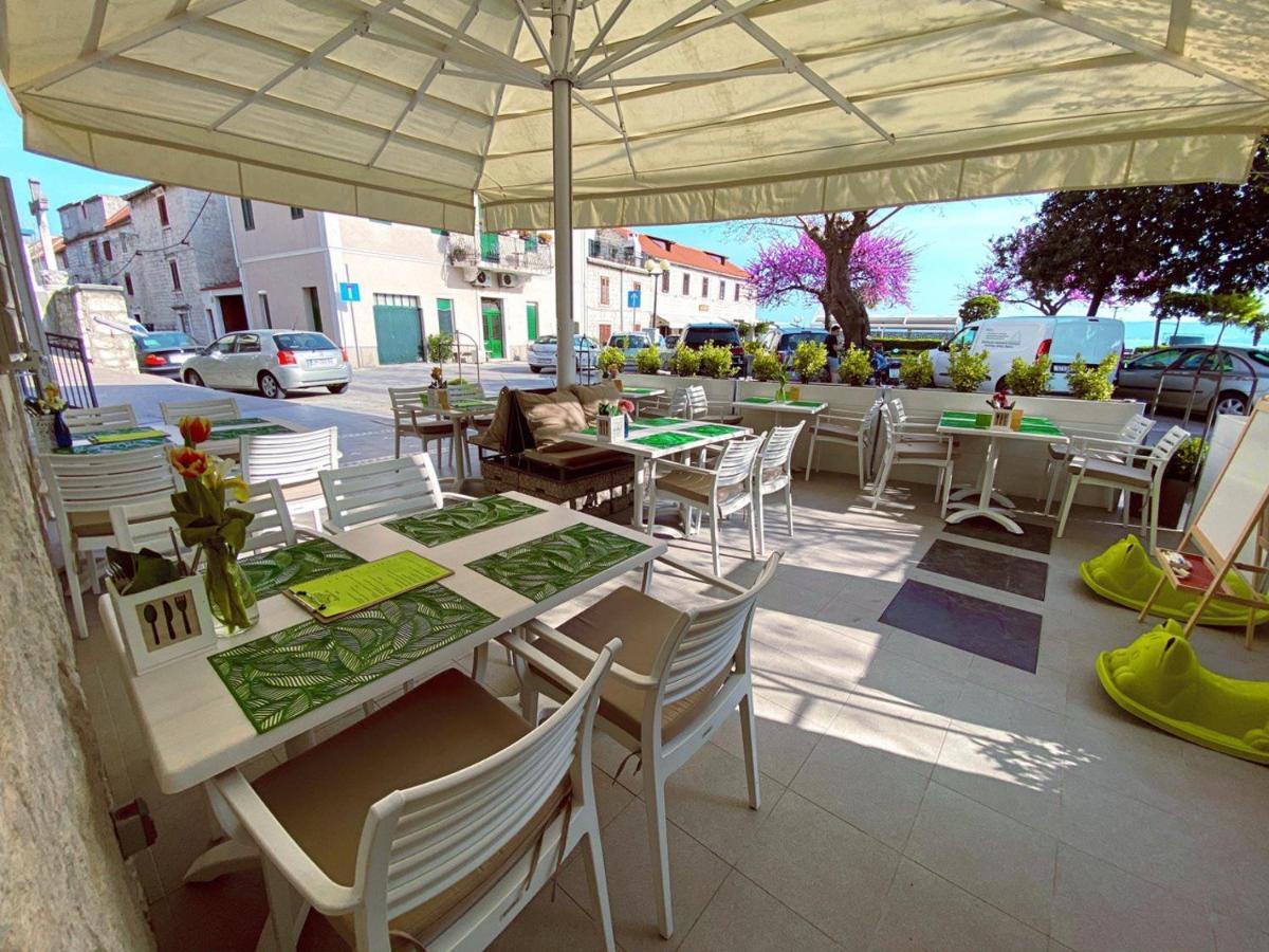 Benjamin Hotel Kastela Exterior photo