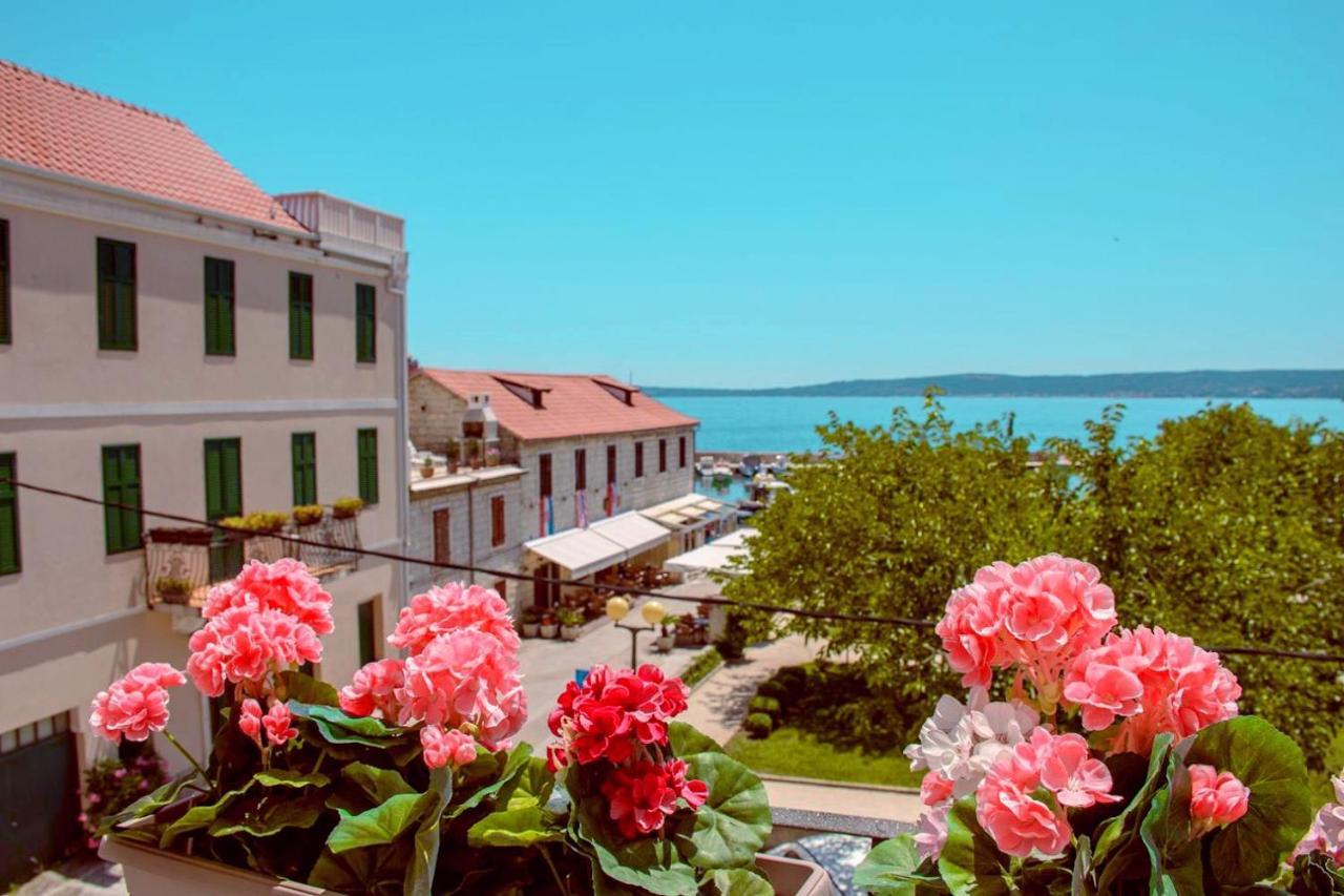 Benjamin Hotel Kastela Exterior photo