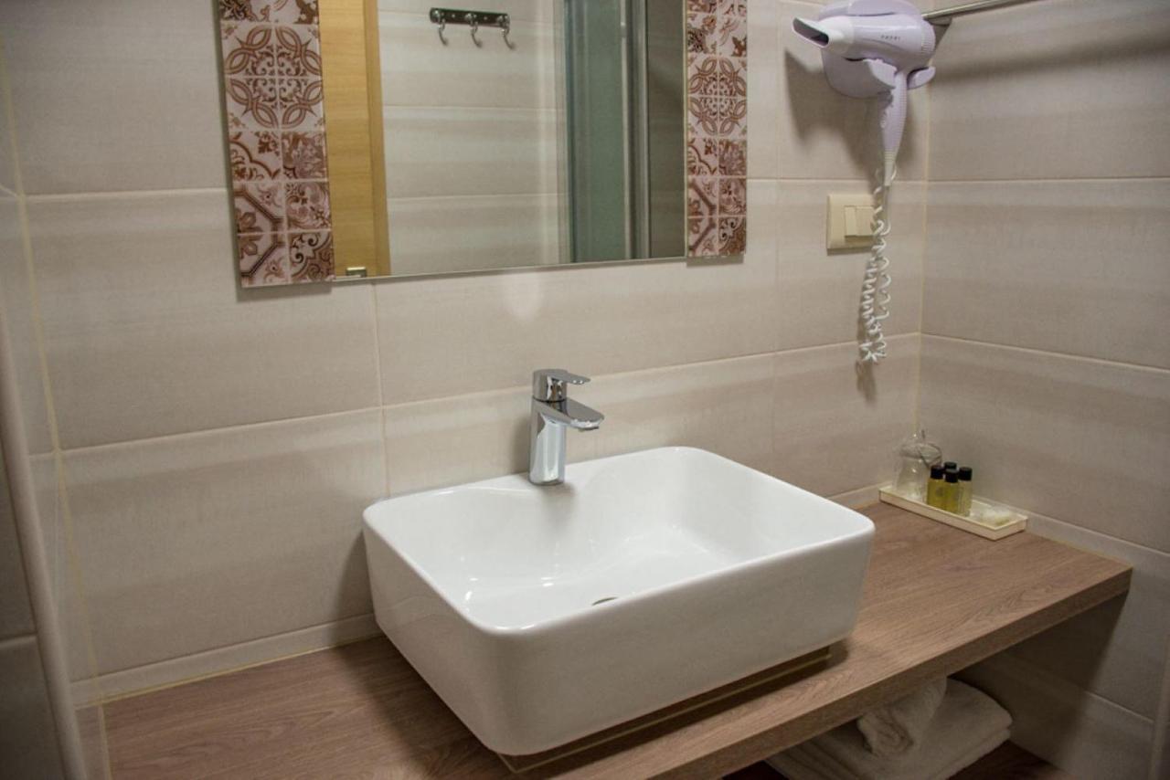 Benjamin Hotel Kastela Exterior photo