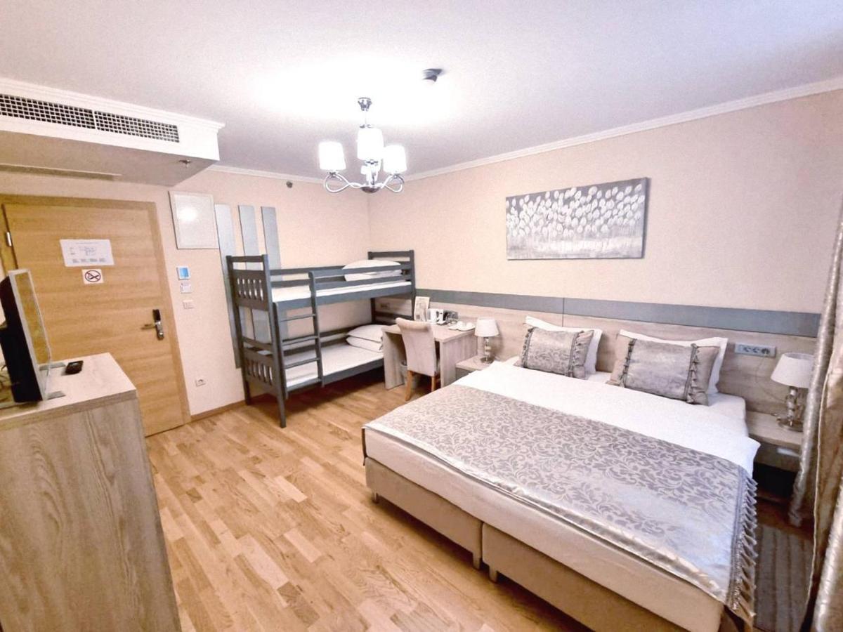 Benjamin Hotel Kastela Exterior photo